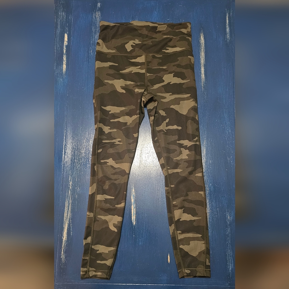 Athleta Camo Elation 7/8